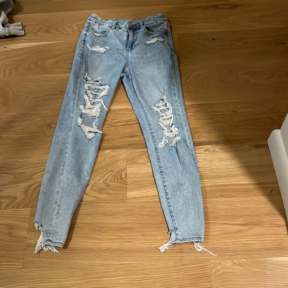 American Eagle light wash skinny jeans - Picture 1 of 3